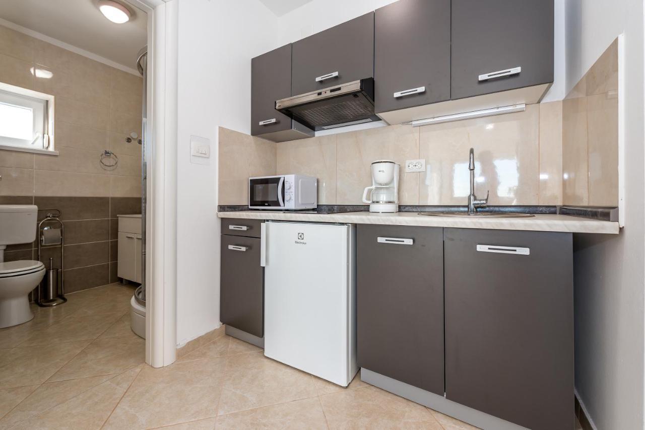 Mirta Apartmán Tisno